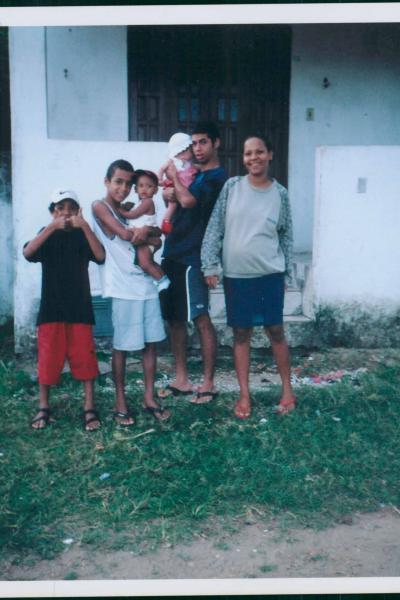 2004 Pessoas Na Porta